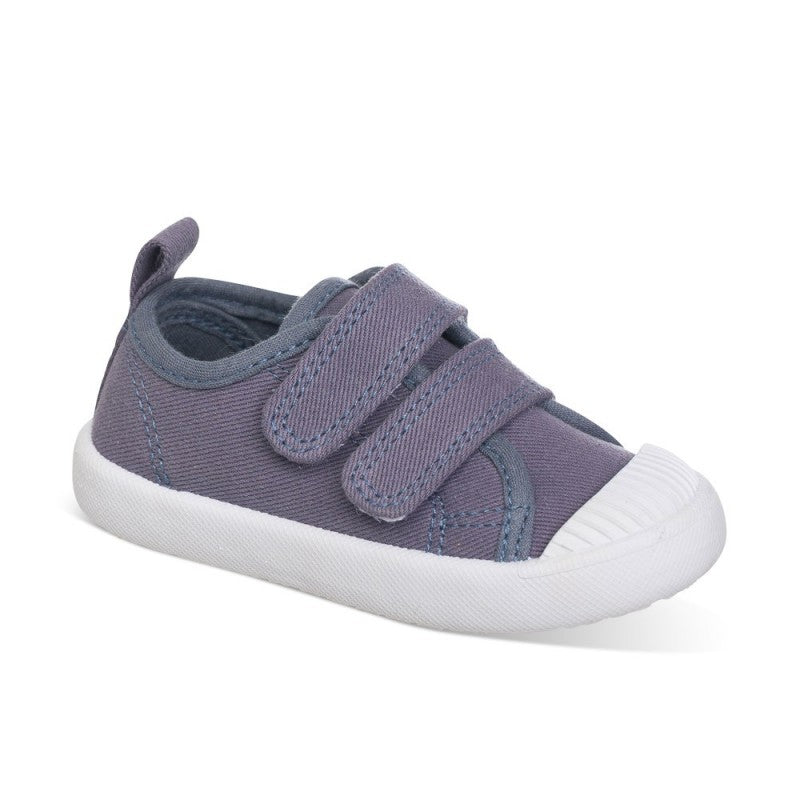 Canvas shoes