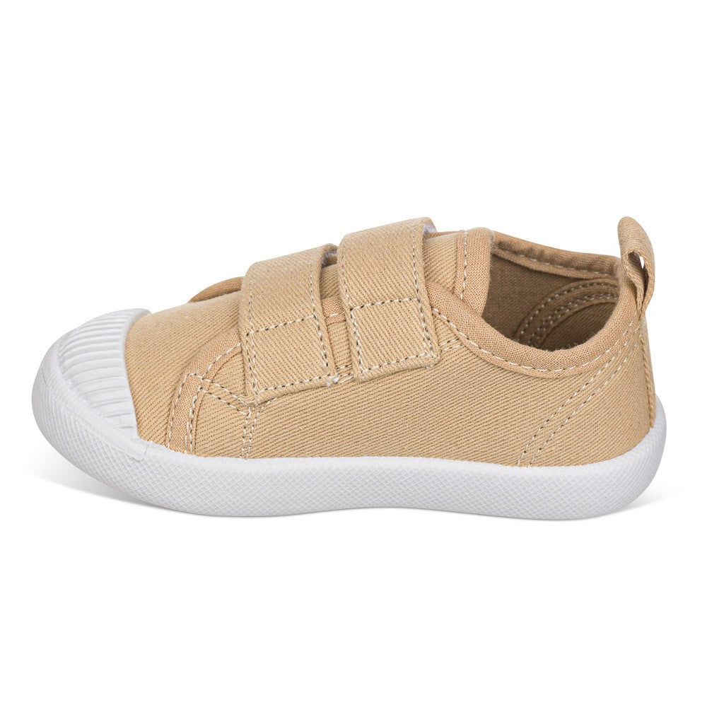 Canvas shoes